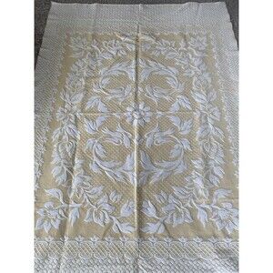 Vintage Yellow & White Damask Textured Matelassé Coverlet Jacquard Twin Blanket